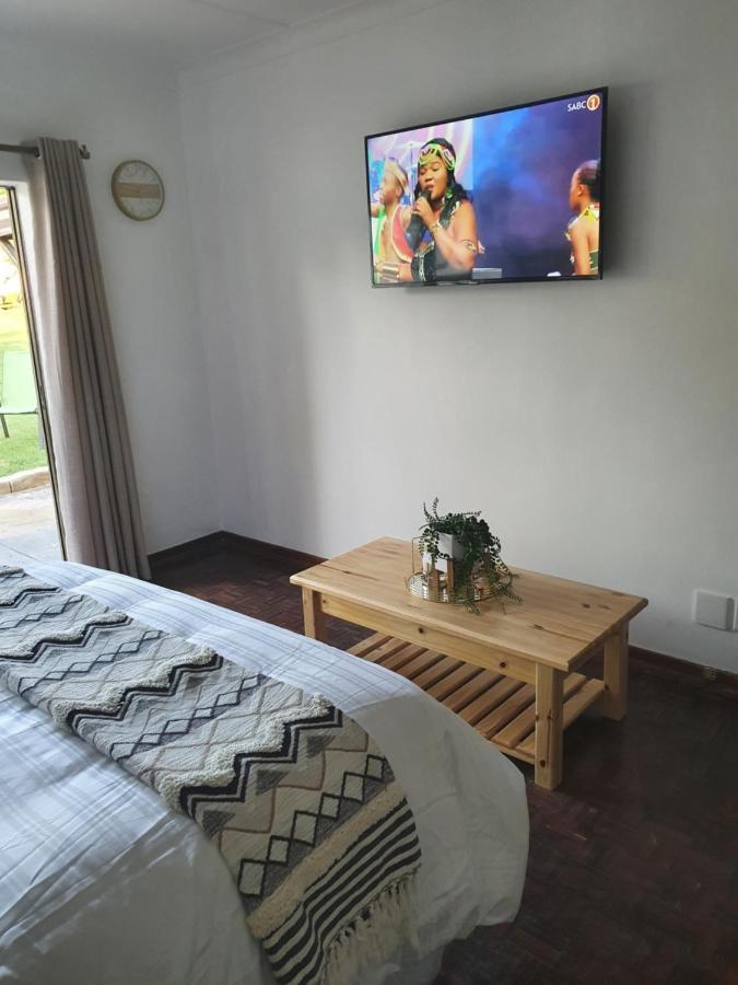 Alu Guesthouse Roodepoort Exterior photo