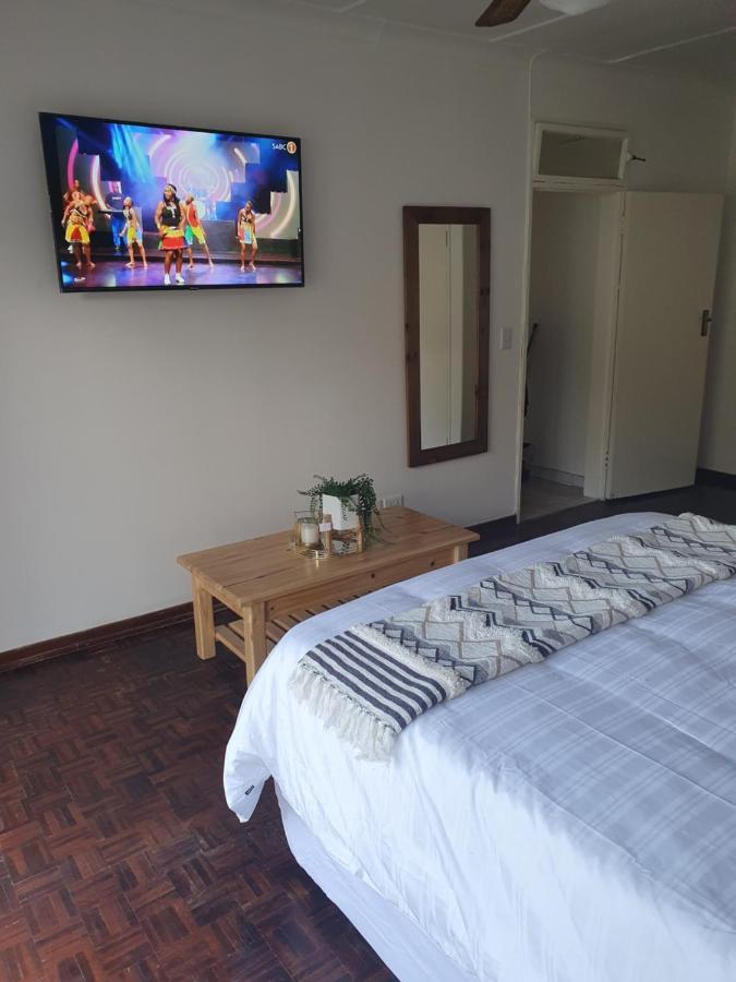 Alu Guesthouse Roodepoort Exterior photo